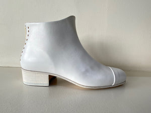 Beau5 White Leather Ankle Boot